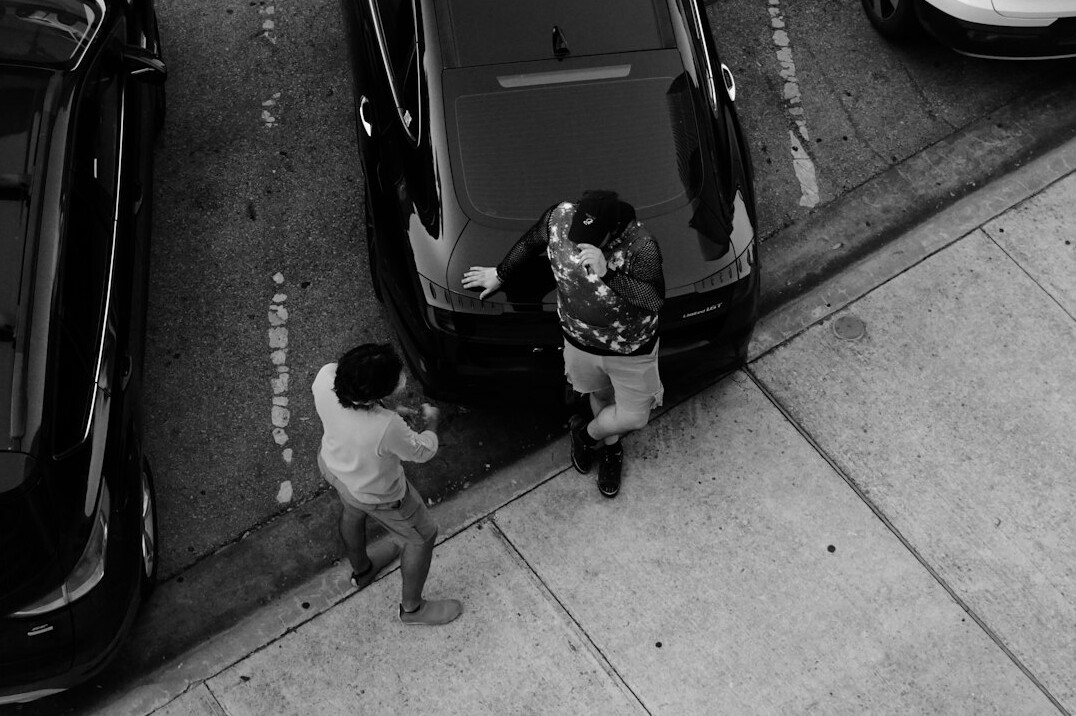 detective following suspect in store